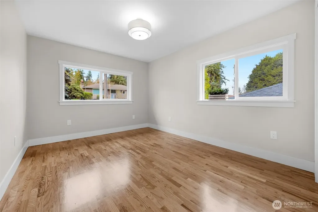 20008 Meridian Place N Shoreline WA 98133