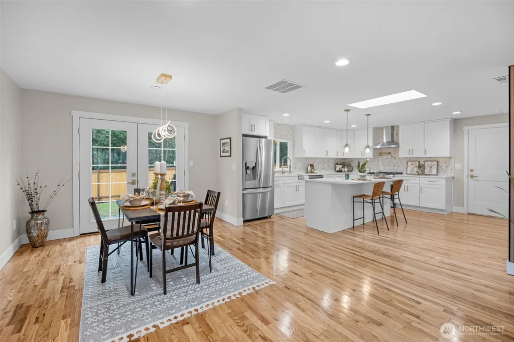 20008 Meridian Place N Shoreline WA 98133