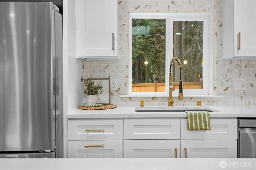 20008 Meridian Place N Shoreline WA 98133