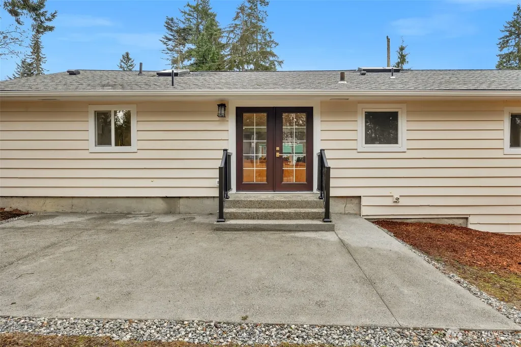 20008 Meridian Place N Shoreline WA 98133