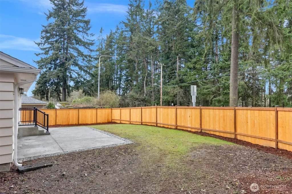 20008 Meridian Place N Shoreline WA 98133