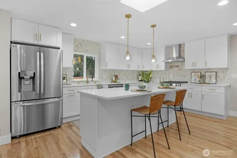 20008 Meridian Place N Shoreline WA 98133
