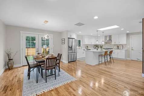20008 Meridian Place N Shoreline WA 98133