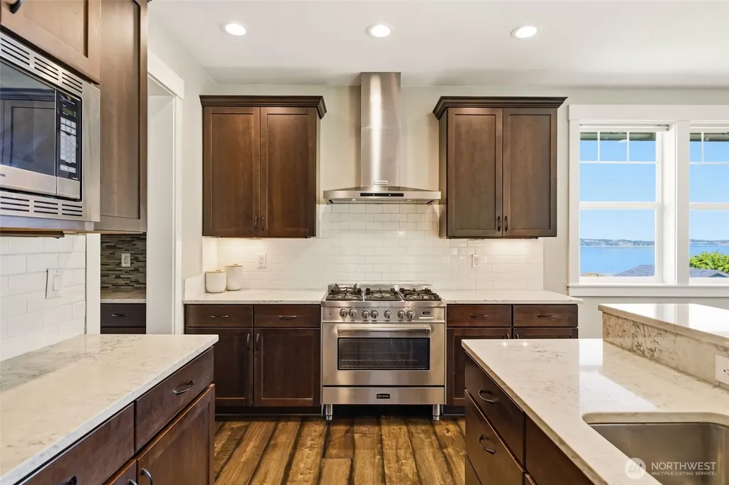 307 Puyallup Street Steilacoom WA 98388