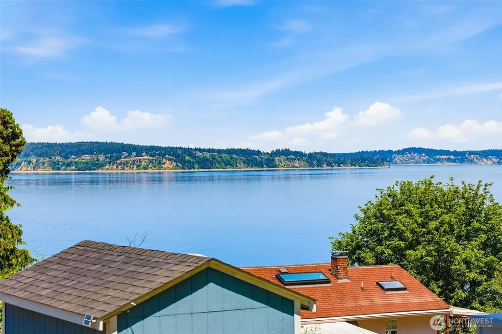 307 Puyallup Street Steilacoom WA 98388