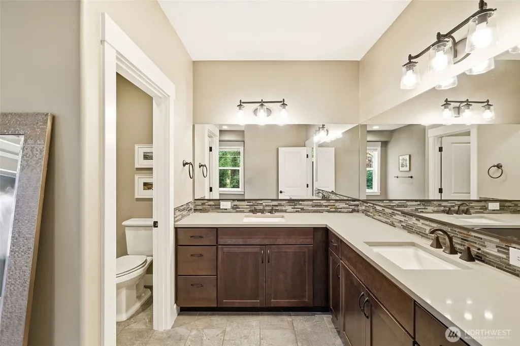 307 Puyallup Street Steilacoom WA 98388