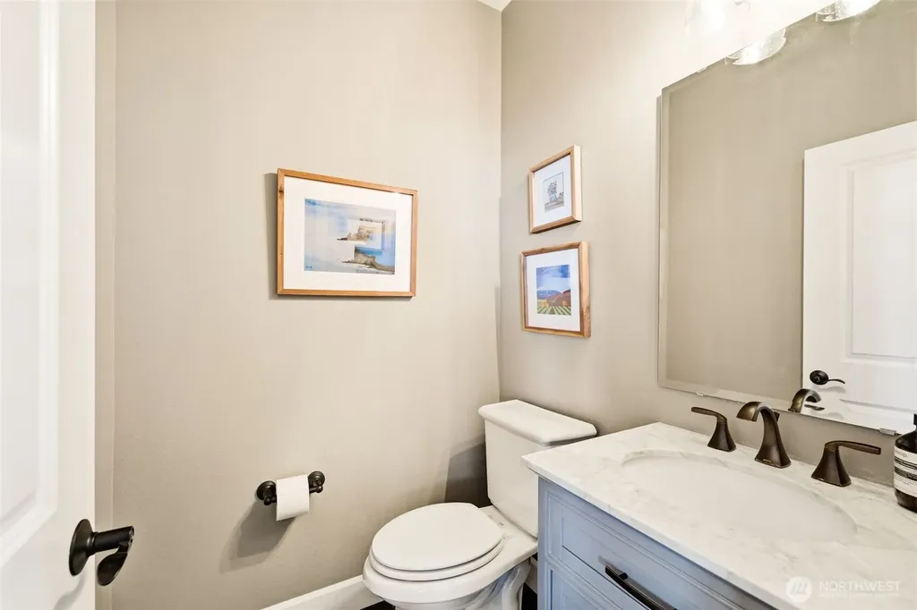 307 Puyallup Street Steilacoom WA 98388
