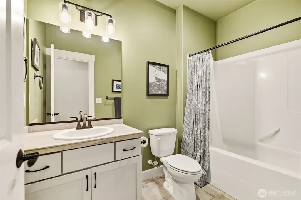 307 Puyallup Street Steilacoom WA 98388