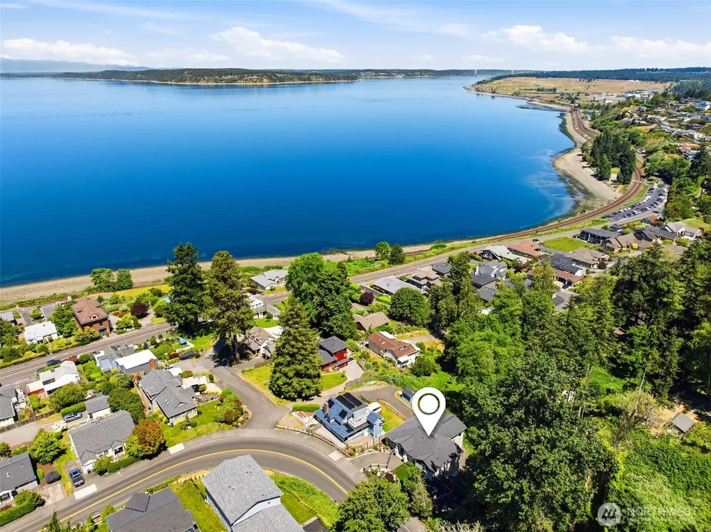 307 Puyallup Street Steilacoom WA 98388