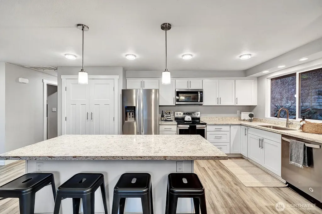 7843 NE 146th Street Kenmore WA 98028