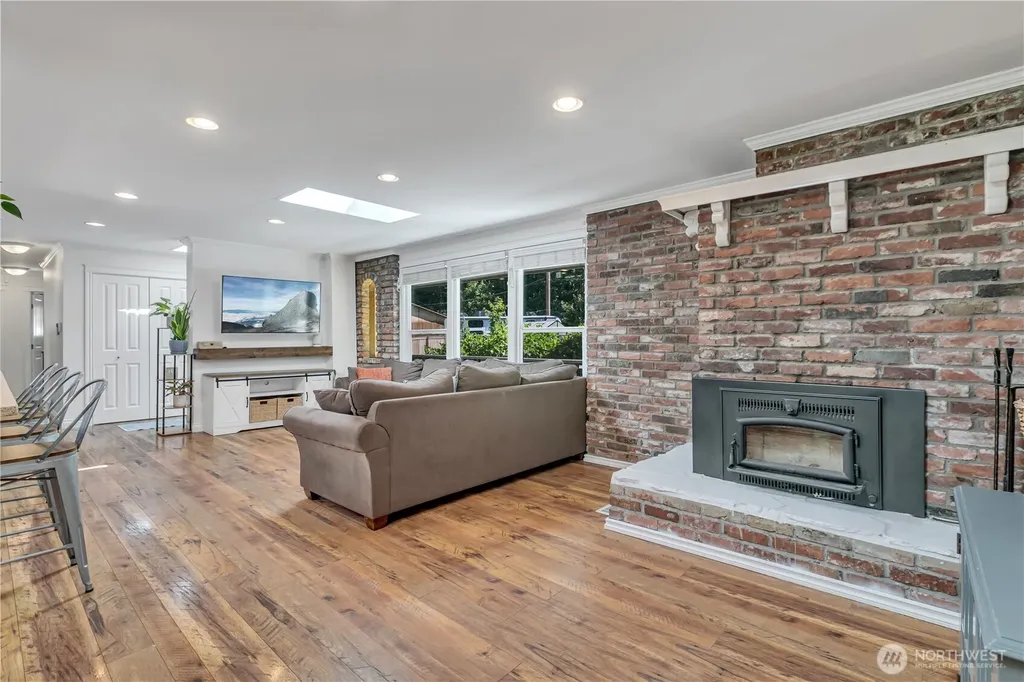 16831 186th Avenue SE Renton WA 98058