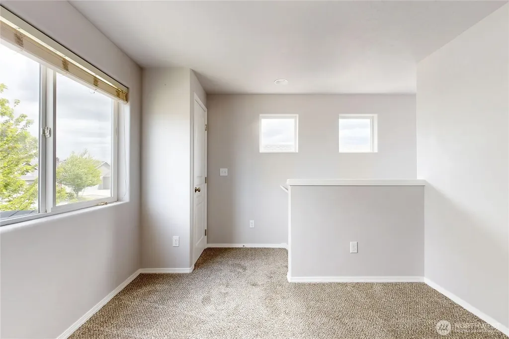 1143 SW Carver Street College Place WA 99324