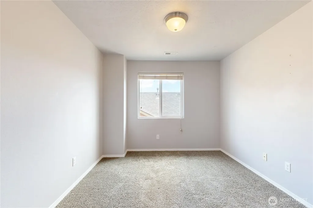 1143 SW Carver Street College Place WA 99324