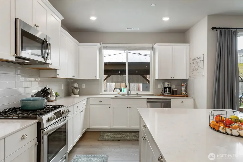 1328 Baker Heights Loop Bremerton WA 98312