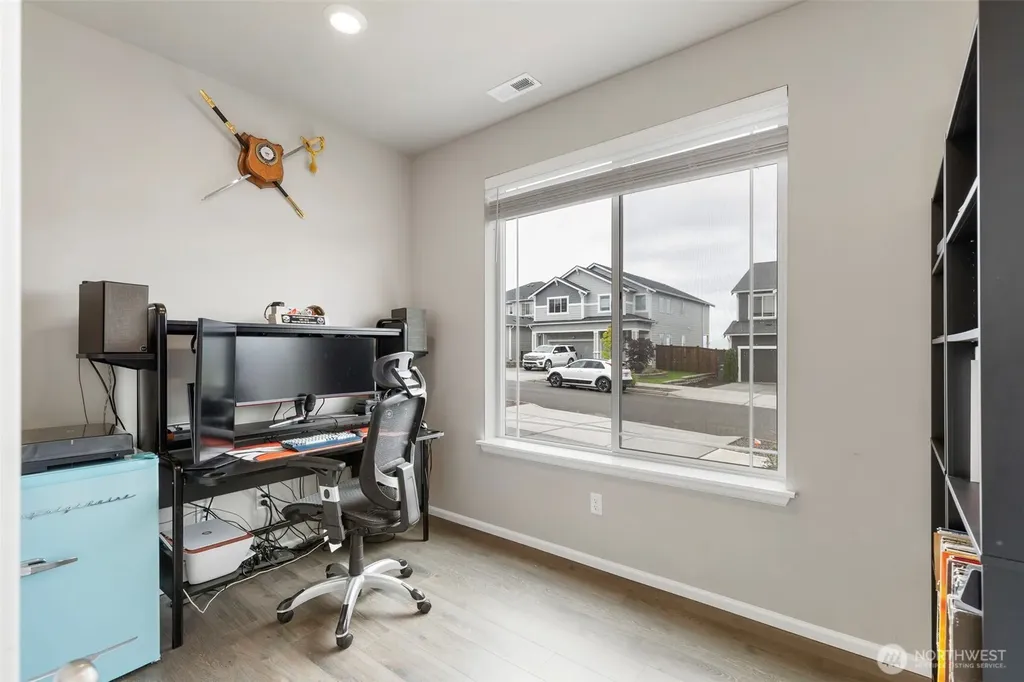 1328 Baker Heights Loop Bremerton WA 98312