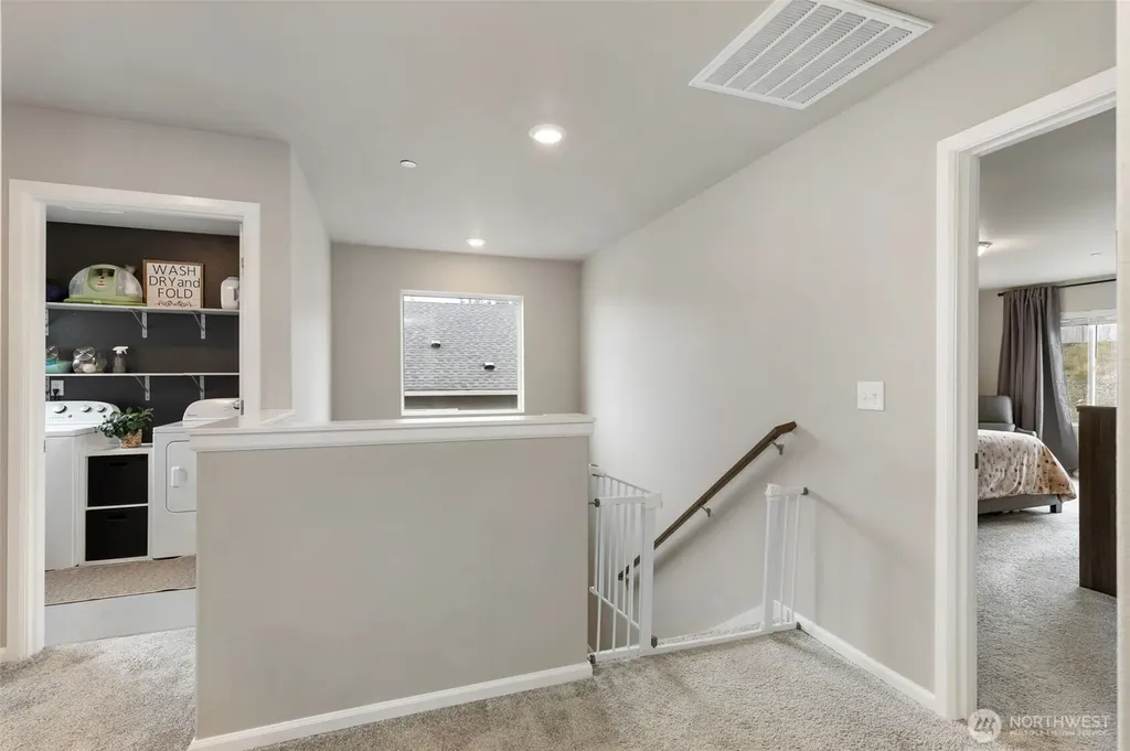 1328 Baker Heights Loop Bremerton WA 98312