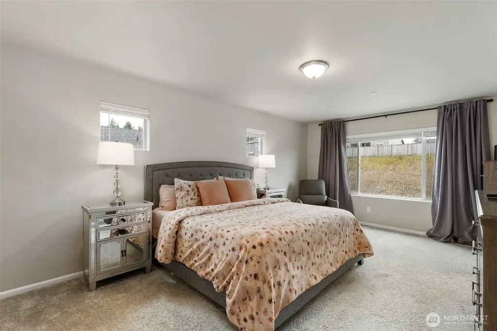 1328 Baker Heights Loop Bremerton WA 98312