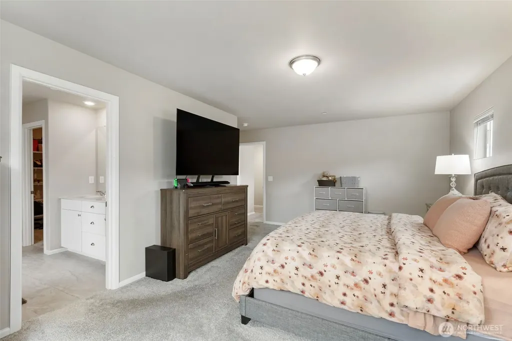 1328 Baker Heights Loop Bremerton WA 98312