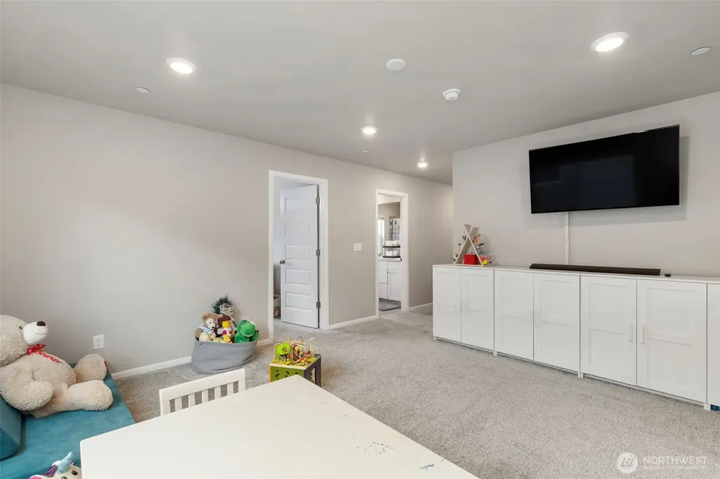 1328 Baker Heights Loop Bremerton WA 98312
