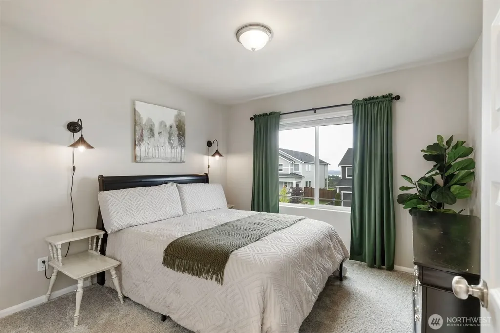 1328 Baker Heights Loop Bremerton WA 98312