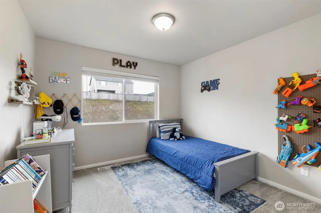 1328 Baker Heights Loop Bremerton WA 98312