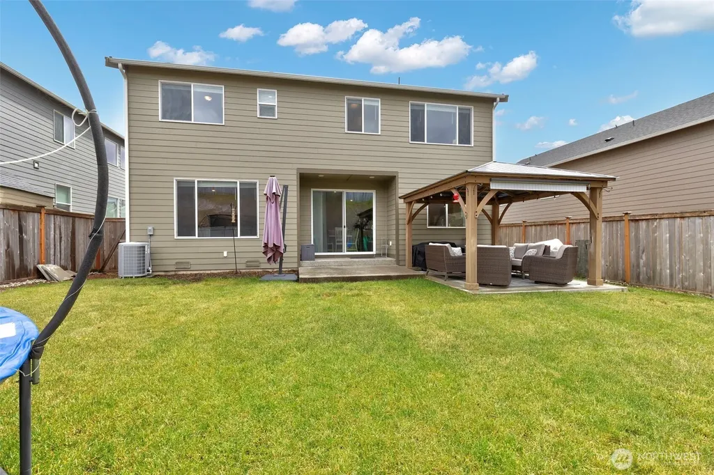 1328 Baker Heights Loop Bremerton WA 98312