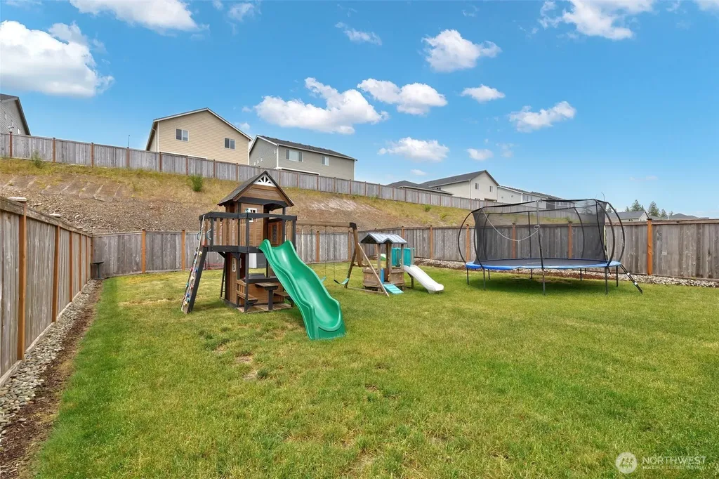 1328 Baker Heights Loop Bremerton WA 98312