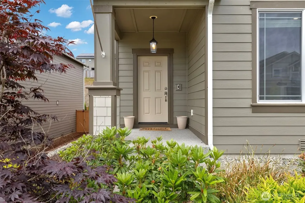 1328 Baker Heights Loop Bremerton WA 98312