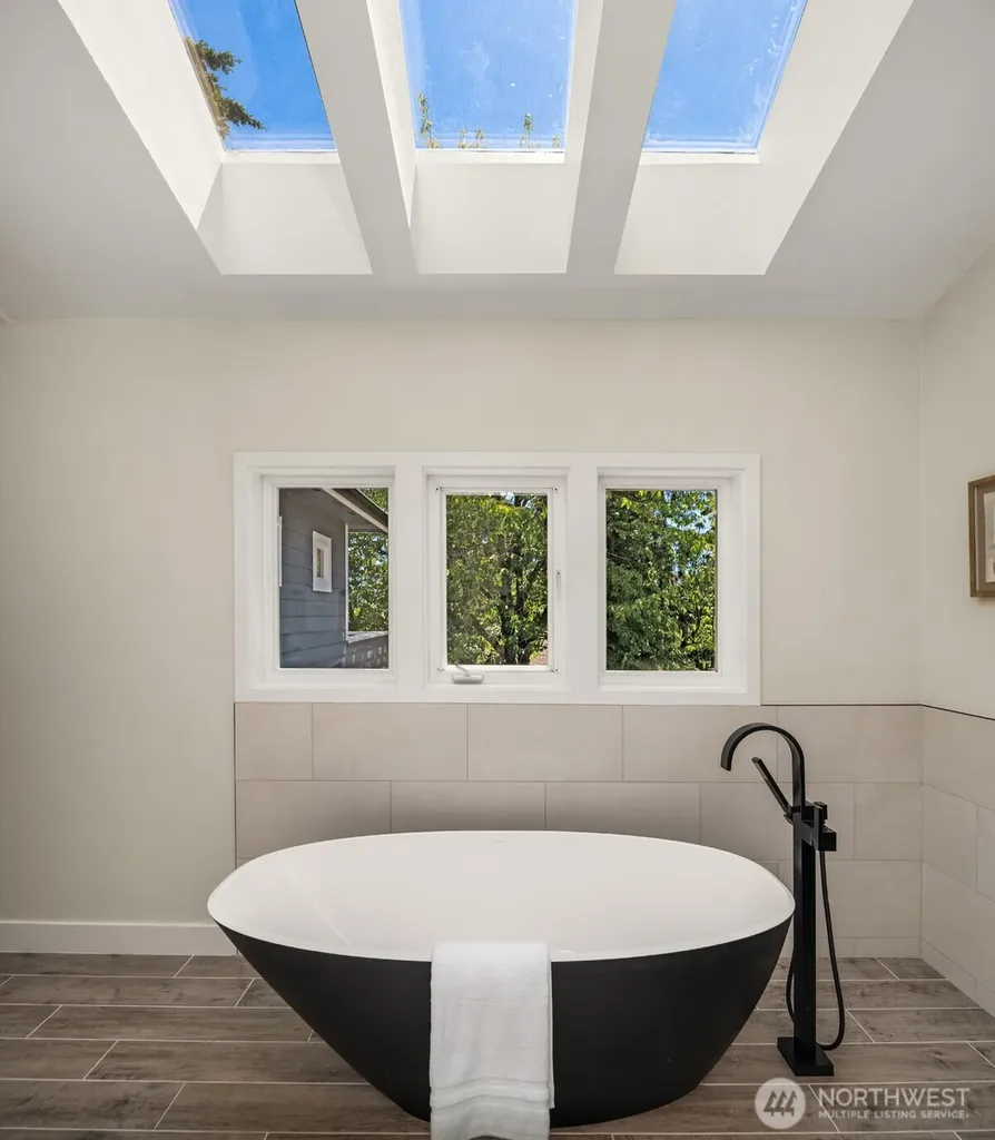 421 16th Lane Kirkland WA 98033