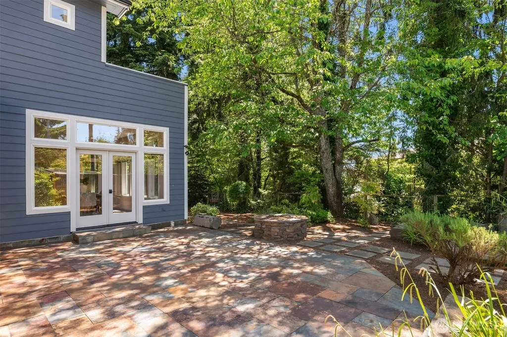 421 16th Lane Kirkland WA 98033