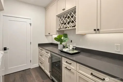 421 16th Lane Kirkland WA 98033
