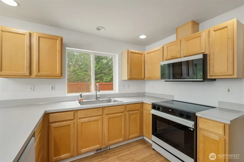5703 Gateway Lane NE Bremerton WA 98311