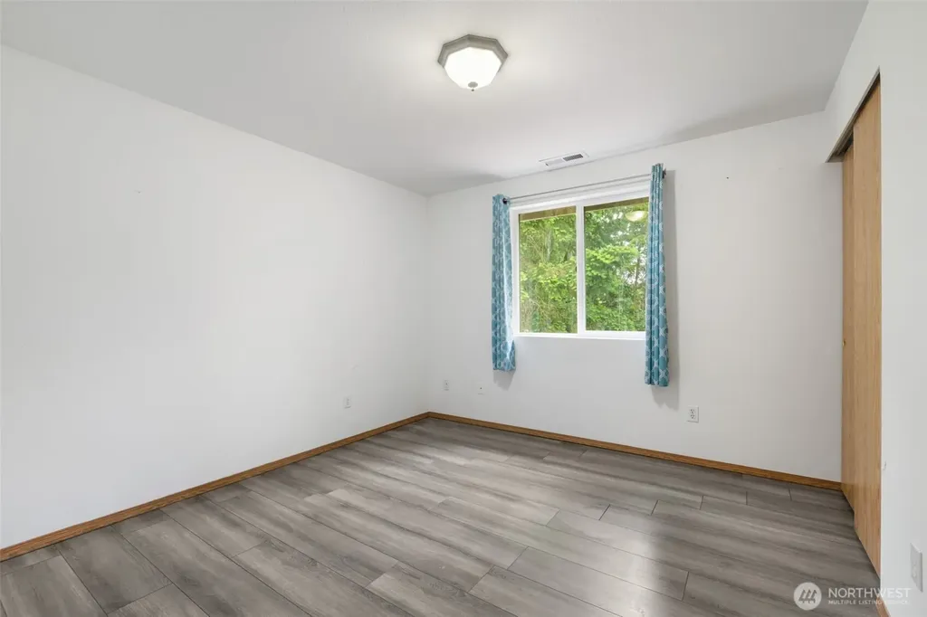 5703 Gateway Lane NE Bremerton WA 98311