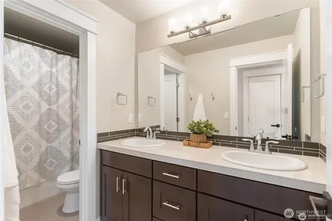 8218 37th Place NE Marysville WA 98270