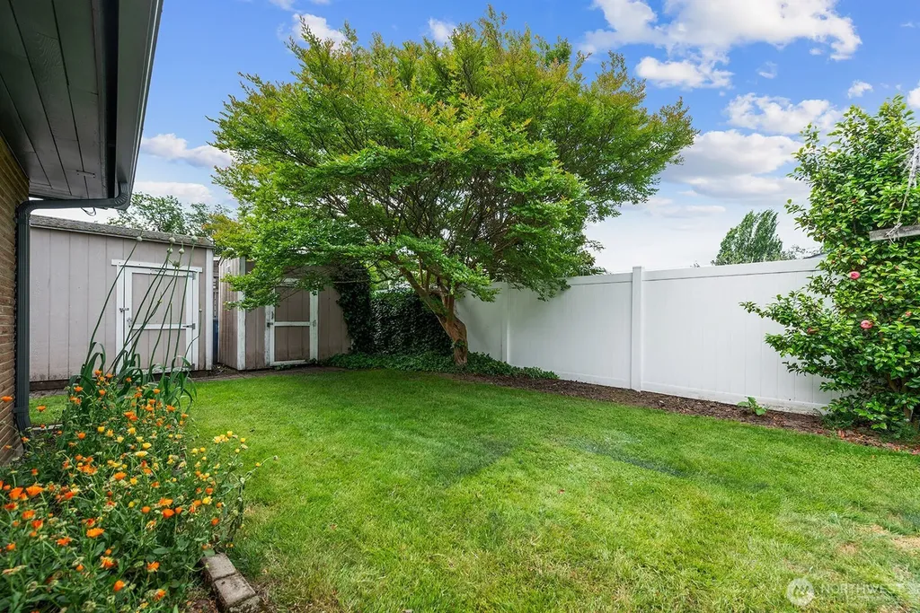 827 N 1st Street Renton WA 98057