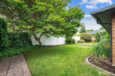827 N 1st Street Renton WA 98057