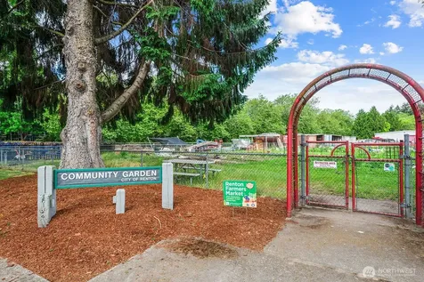 827 N 1st Street Renton WA 98057