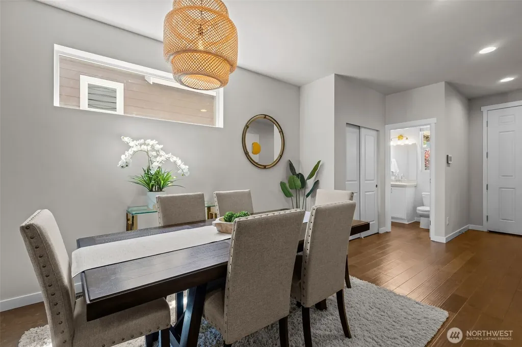 19042 123rd Avenue SE Renton WA 98058