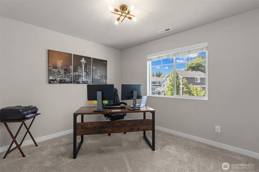 19042 123rd Avenue SE Renton WA 98058