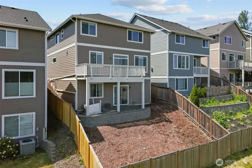 19042 123rd Avenue SE Renton WA 98058
