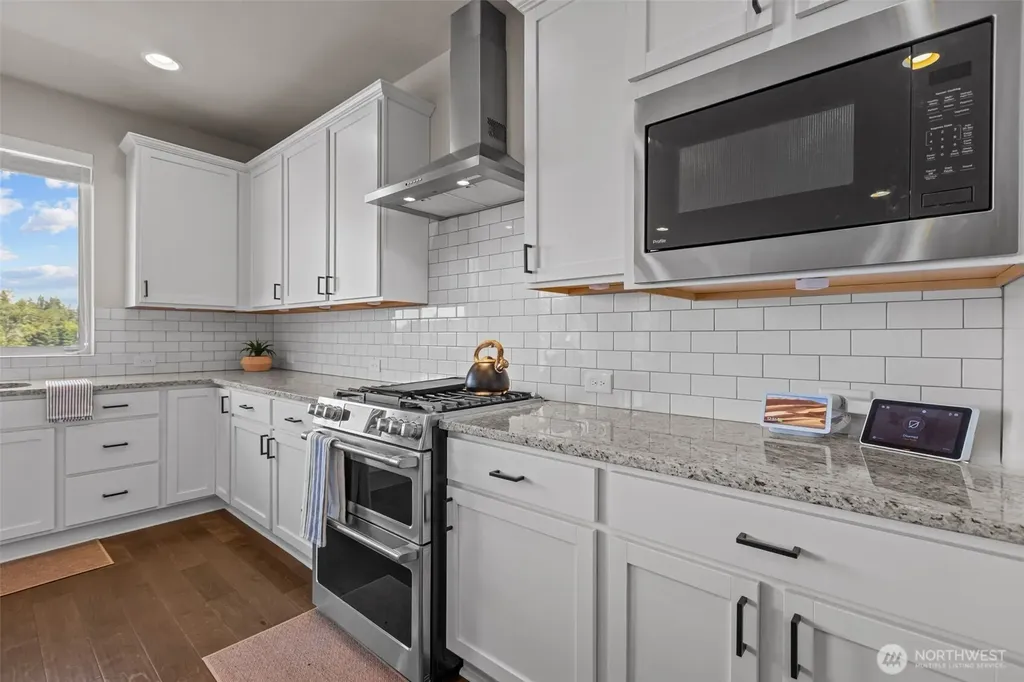 19042 123rd Avenue SE Renton WA 98058