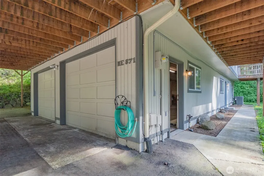 871 NE Larson Boulevard Belfair WA 98528
