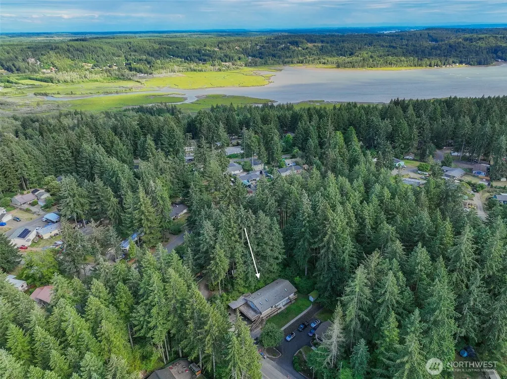 871 NE Larson Boulevard Belfair WA 98528