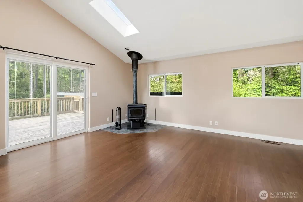 871 NE Larson Boulevard Belfair WA 98528