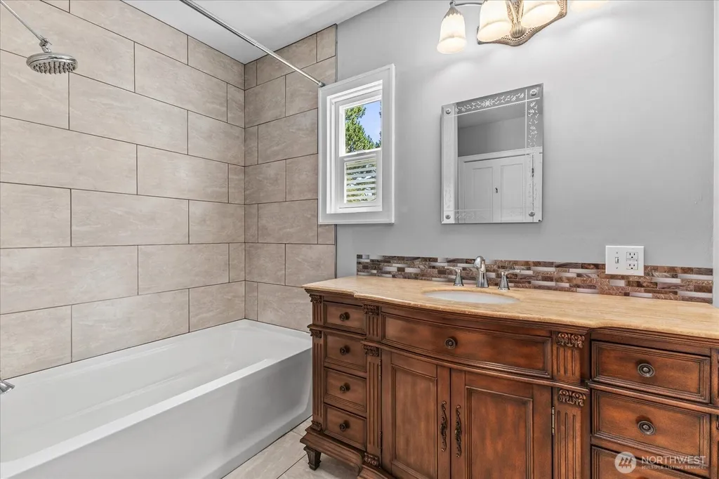 403 N Macleod Avenue Arlington WA 98223