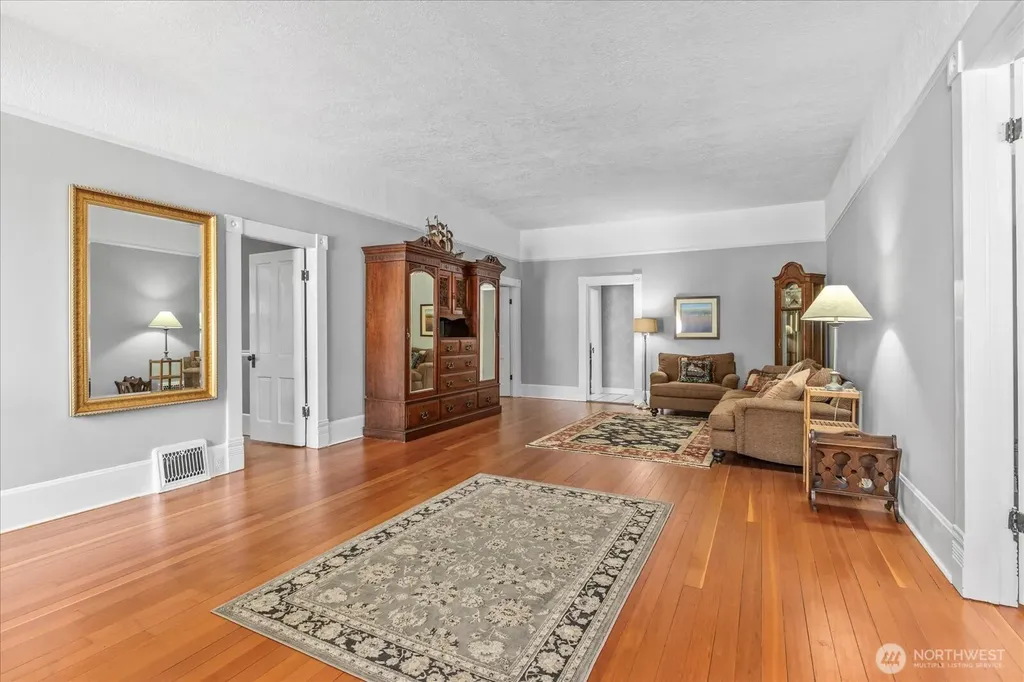 403 N Macleod Avenue Arlington WA 98223