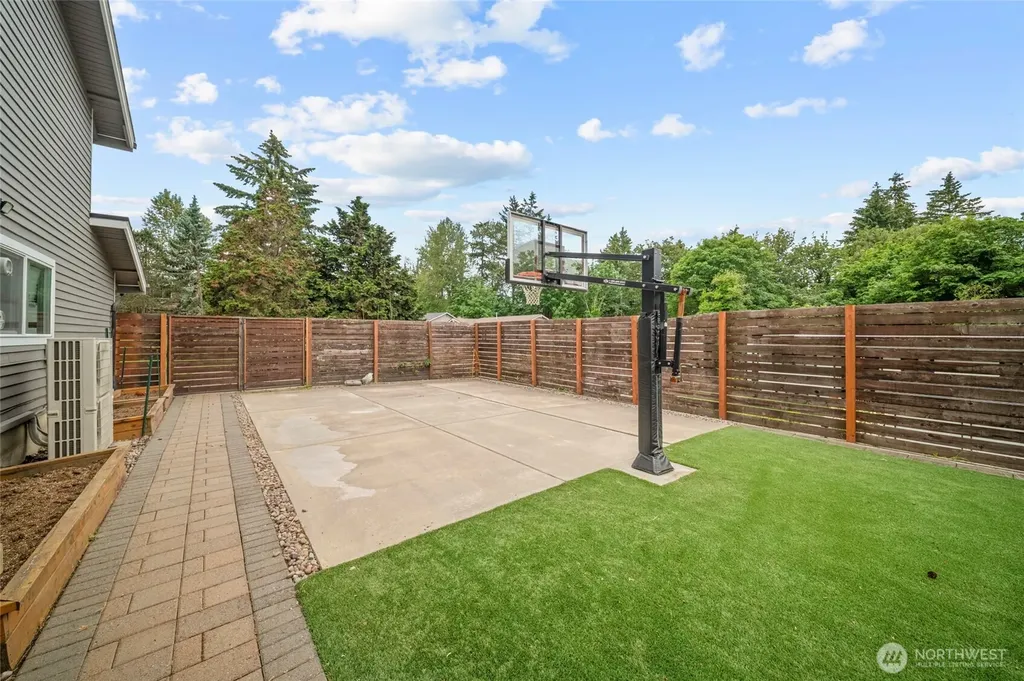 12302 SE 46th Court Bellevue WA 98006
