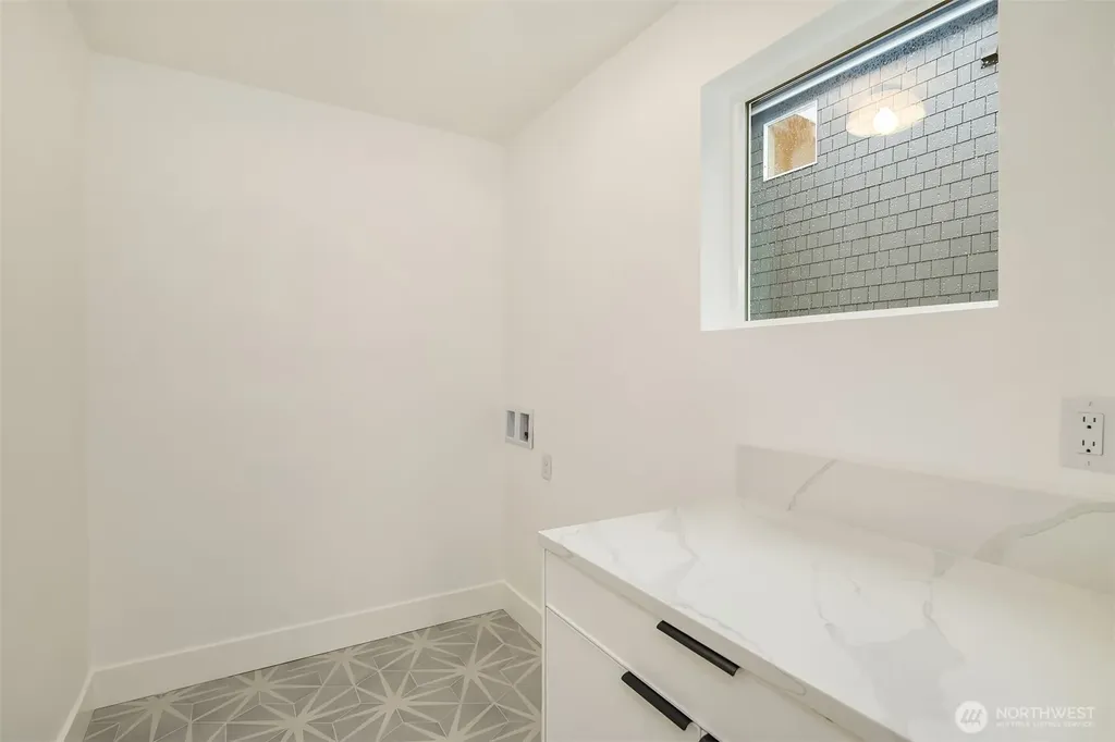 537 N 70th Street Seattle WA 98103