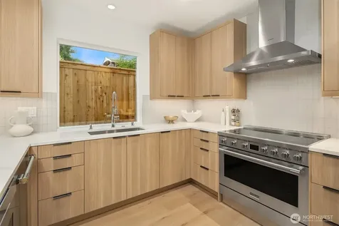 537 N 70th Street Seattle WA 98103