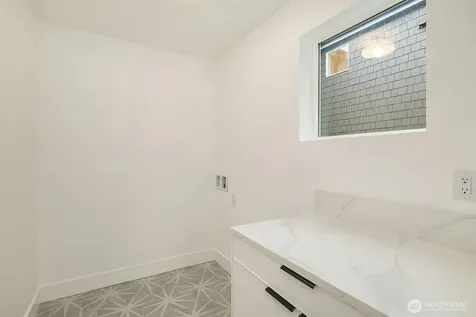 537 N 70th Street Seattle WA 98103